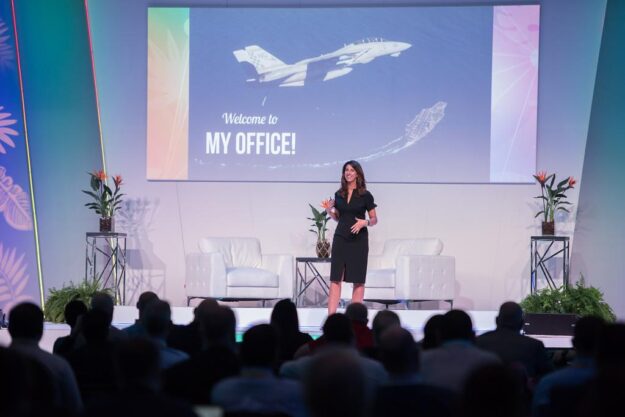 Carey Lohrenz-Keynote speaker-Fearless Leadership-Span of Control | WSJ bestselling books | female-speaker-motivational-speaker-fighter pilot |female fighter pilot Carey Lohrenz | Keynote speaker | Female fighter pilot |Why Gratitude is the Game-Changer in Leadership
